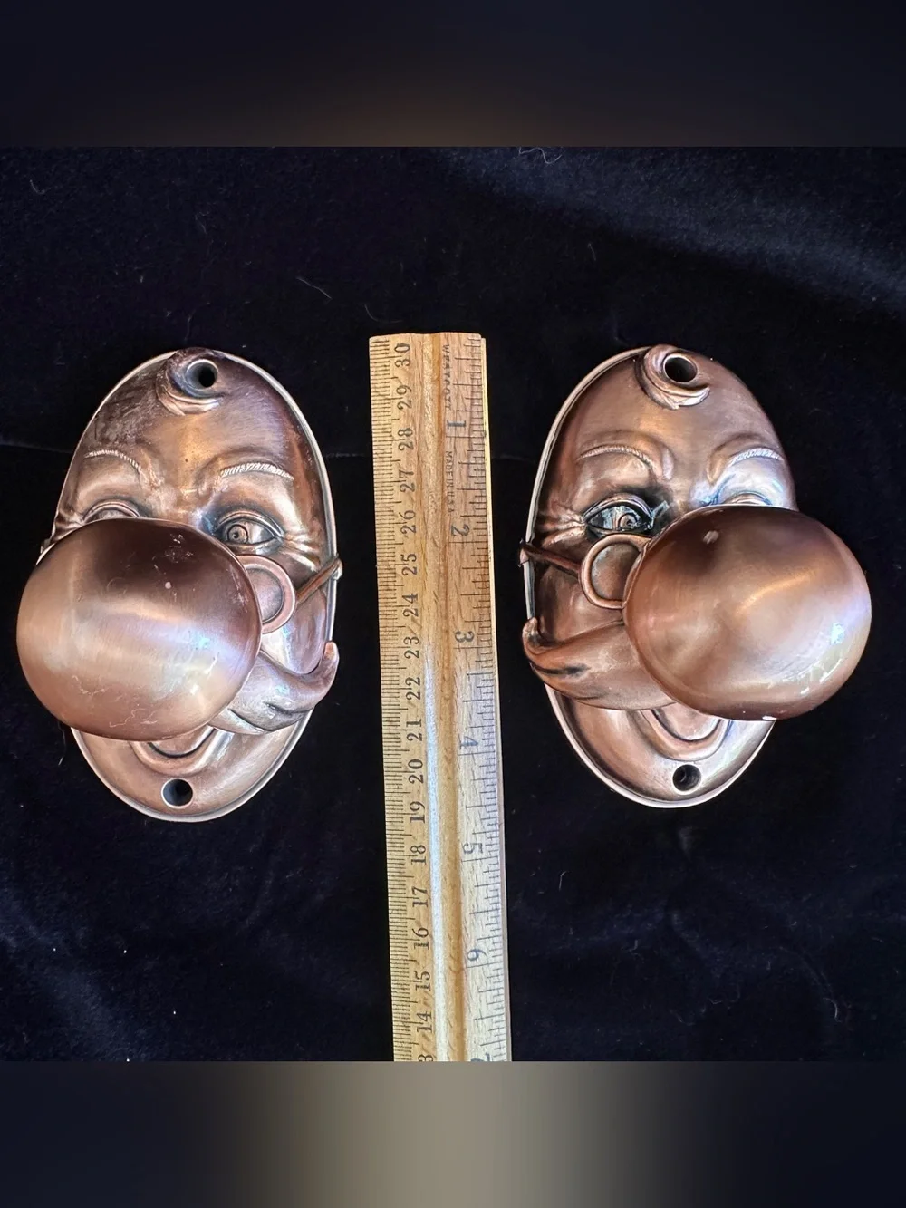 Bronze-Finish Decorative Face Wall Hooks/knobs - Set of 2